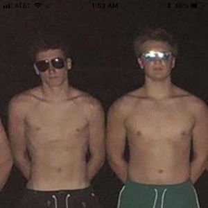 Meet your Posher, Levi